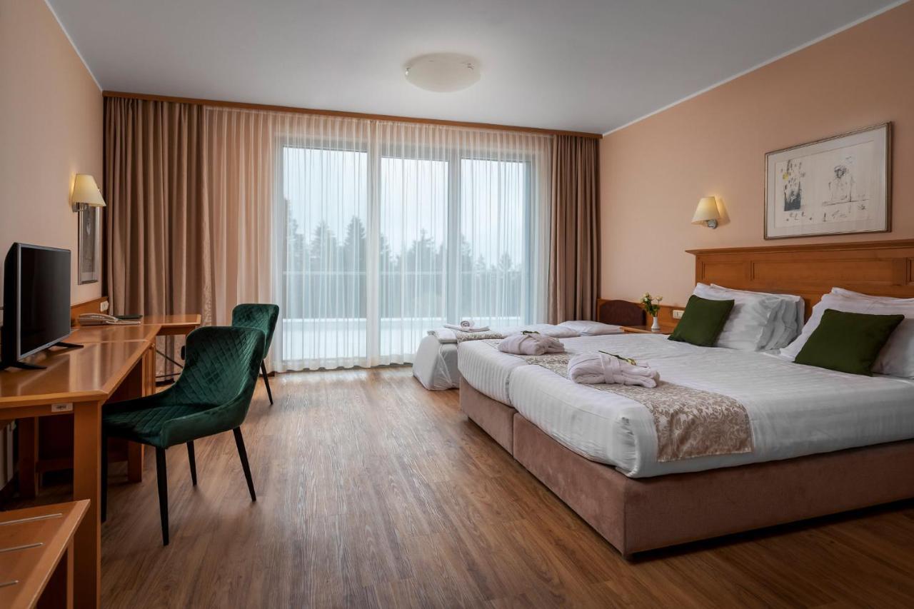 Grand Hotel Bellevue Hocko Pohorje Bagian luar foto