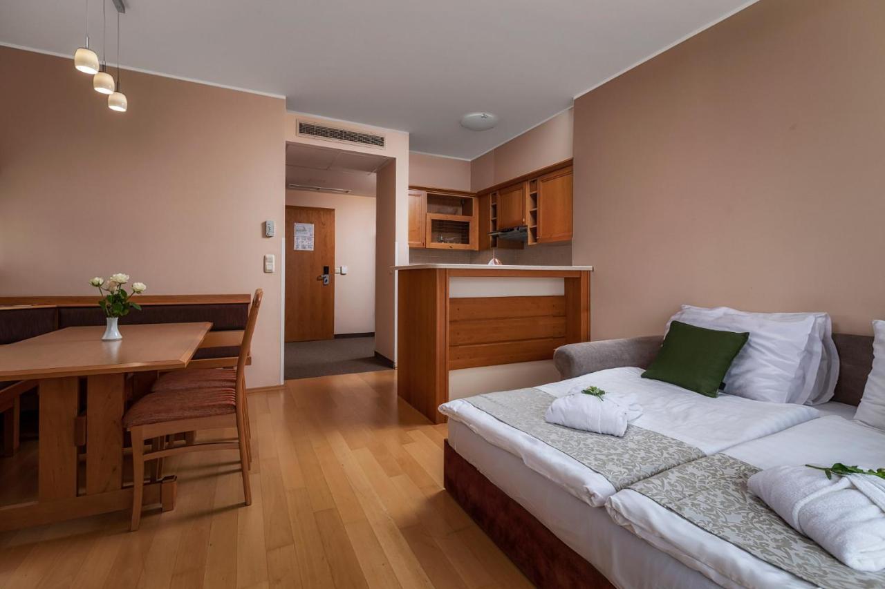 Grand Hotel Bellevue Hocko Pohorje Bagian luar foto