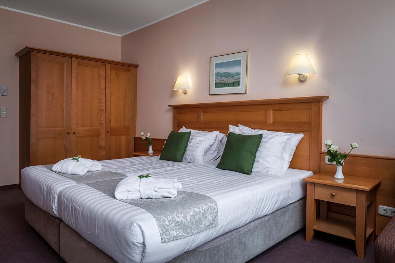 Grand Hotel Bellevue Hocko Pohorje Bagian luar foto