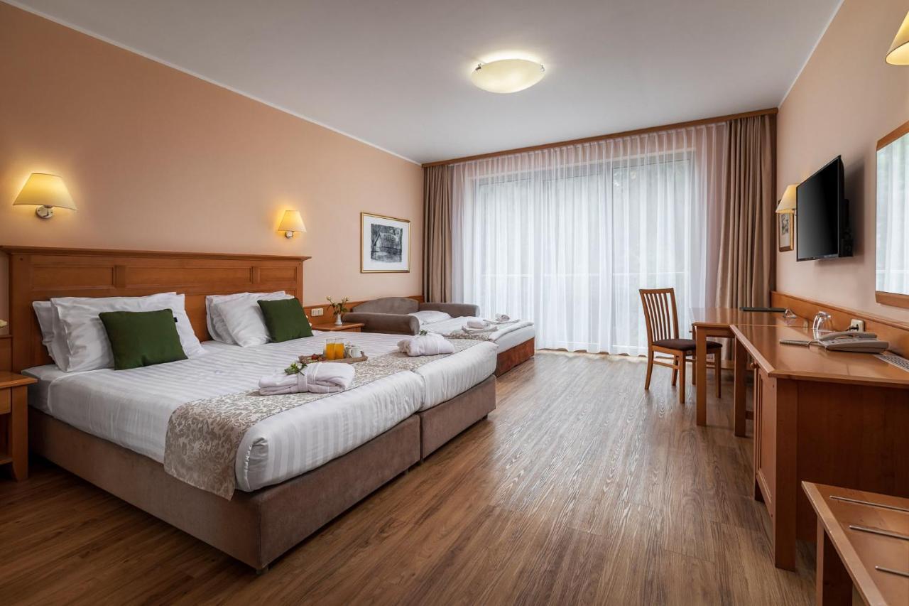 Grand Hotel Bellevue Hocko Pohorje Bagian luar foto