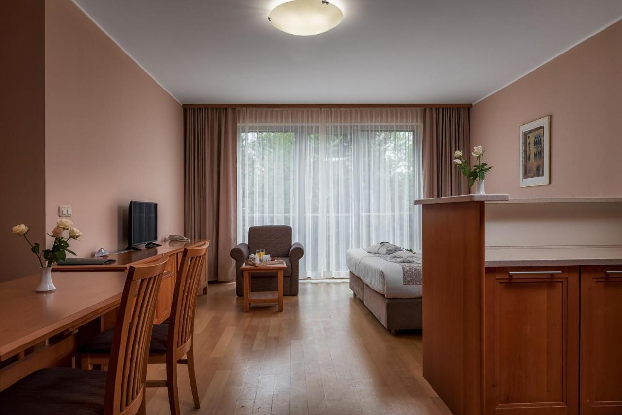 Grand Hotel Bellevue Hocko Pohorje Bagian luar foto