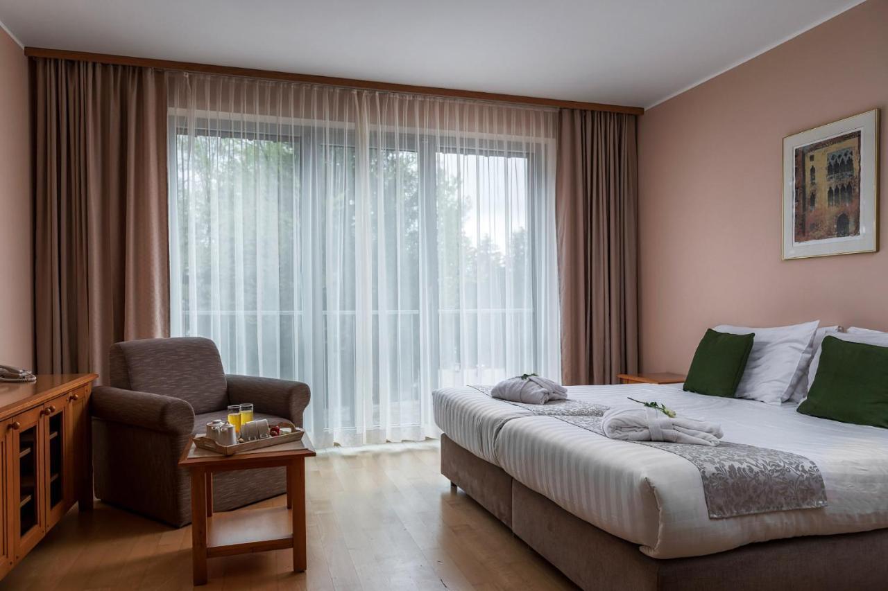 Grand Hotel Bellevue Hocko Pohorje Bagian luar foto