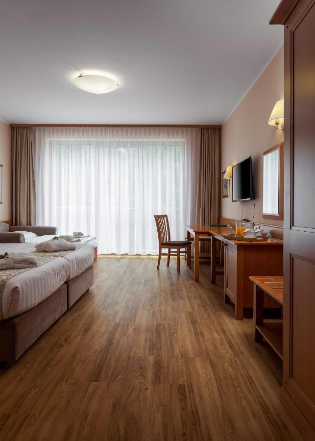 Grand Hotel Bellevue Hocko Pohorje Bagian luar foto